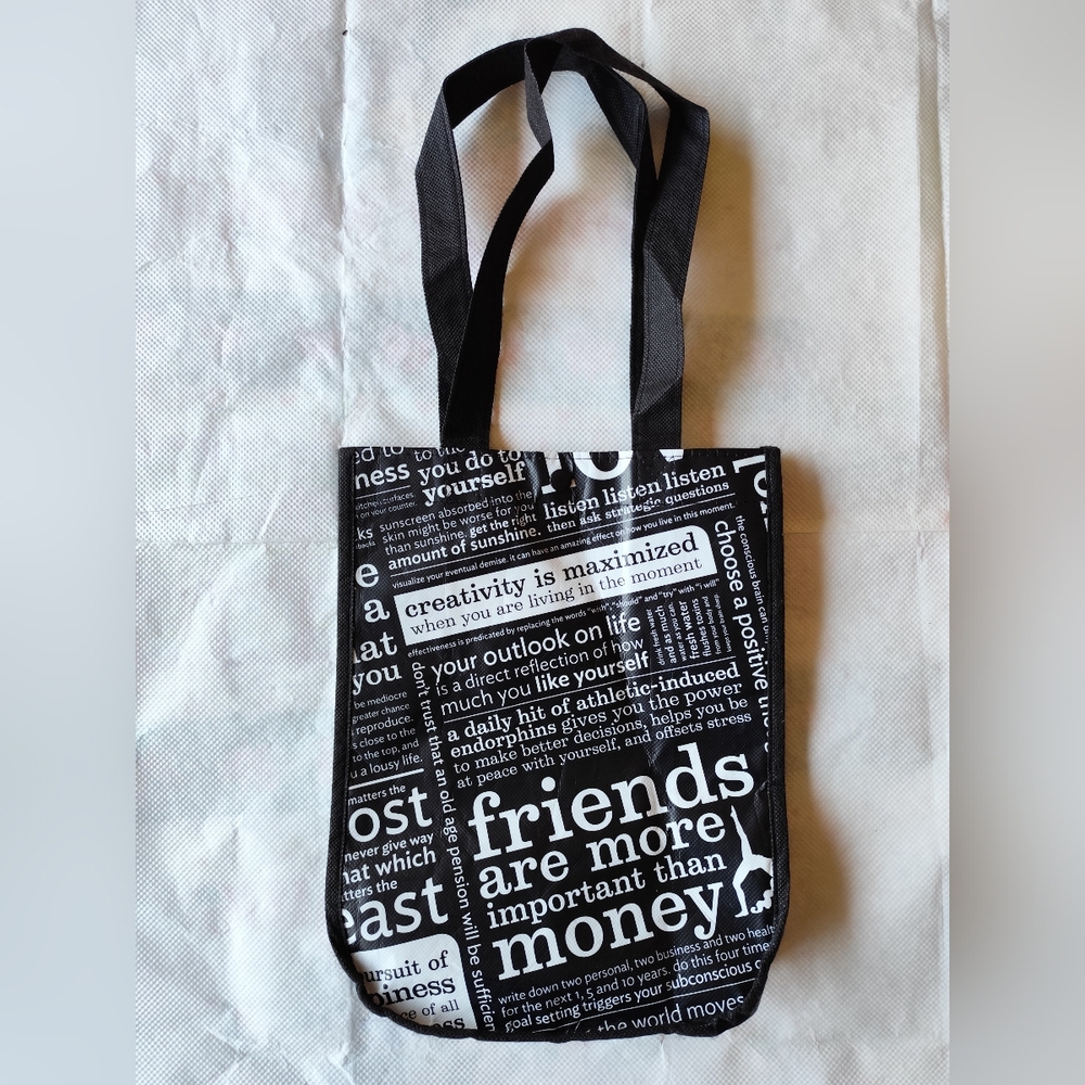 3/$20💗Lululemon Small Carrier Bag